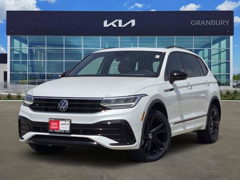 Used 2024 Volkswagen Tiguan SE R-Line FWD image 1