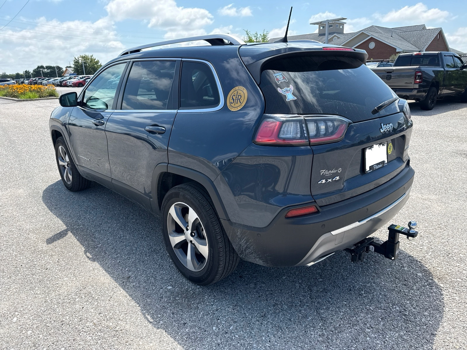 Used 2021 Jeep Cherokee Limited w/ Elite Package AWD/4WD image 9