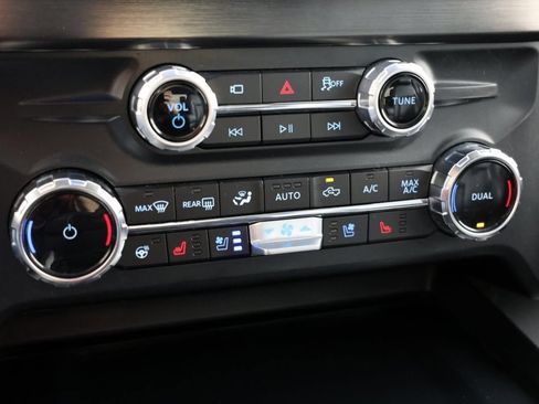 Used 2025 Ford F350 Lariat w/ Chrome Package image 31