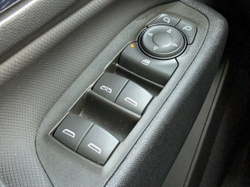 Used 2023 Chevrolet Equinox RS FWD image 30