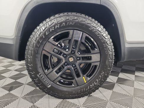 Used 2024 Rivian R1S Adventure AWD/4WD image 12