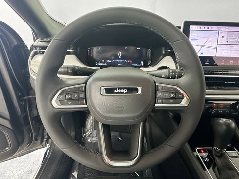 Used 2023 Jeep Compass Limited w/ Elite Group AWD/4WD image 11