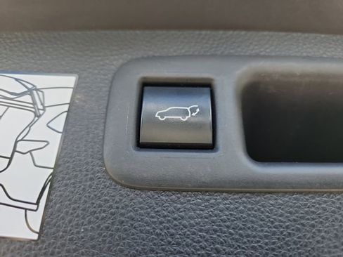 Used 2021 Toyota Highlander Platinum FWD image 6