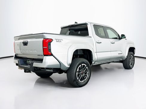 Used 2025 Toyota Tacoma TRD Sport AWD/4WD image 9