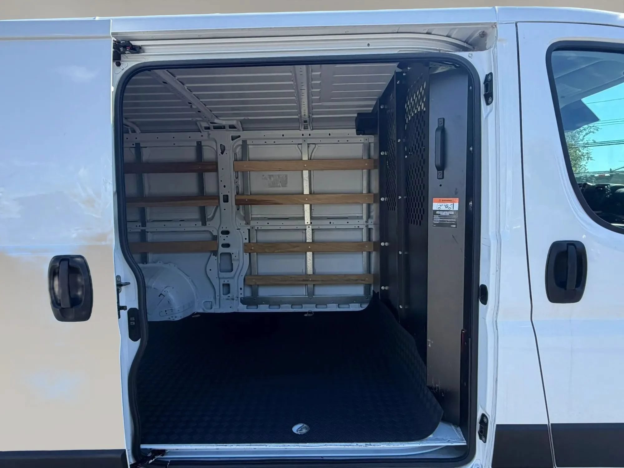 Used 2025 RAM ProMaster 2500 w/ U-Haul Equipment Group FWD image 27