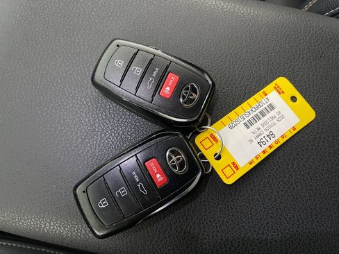 Used 2025 Toyota Camry SE FWD image 24