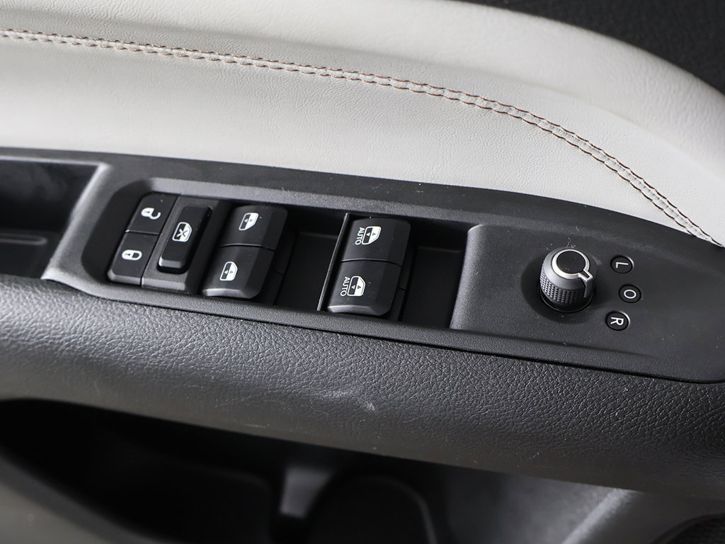 Used 2023 Jeep Compass Limited AWD/4WD image 35