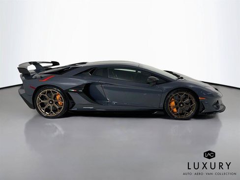 Used 2020 Lamborghini Aventador SVJ AWD/4WD image 5