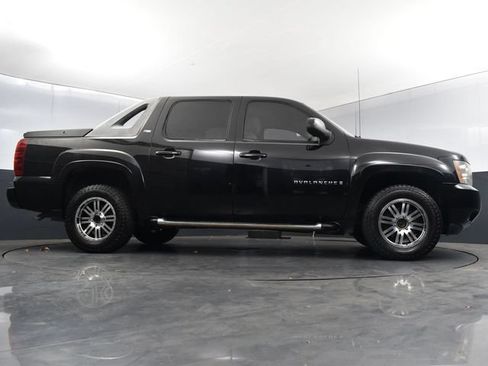 Used 2009 Chevrolet Avalanche LT w/ Suspension Package, Off-Road AWD/4WD image 30
