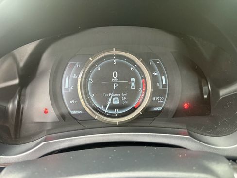 Used 2015 Lexus IS 350 w/ F-Sport Package RWD image 29