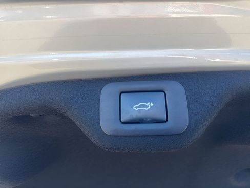 Used 2022 Lexus ES 300h Ultra Luxury image 31