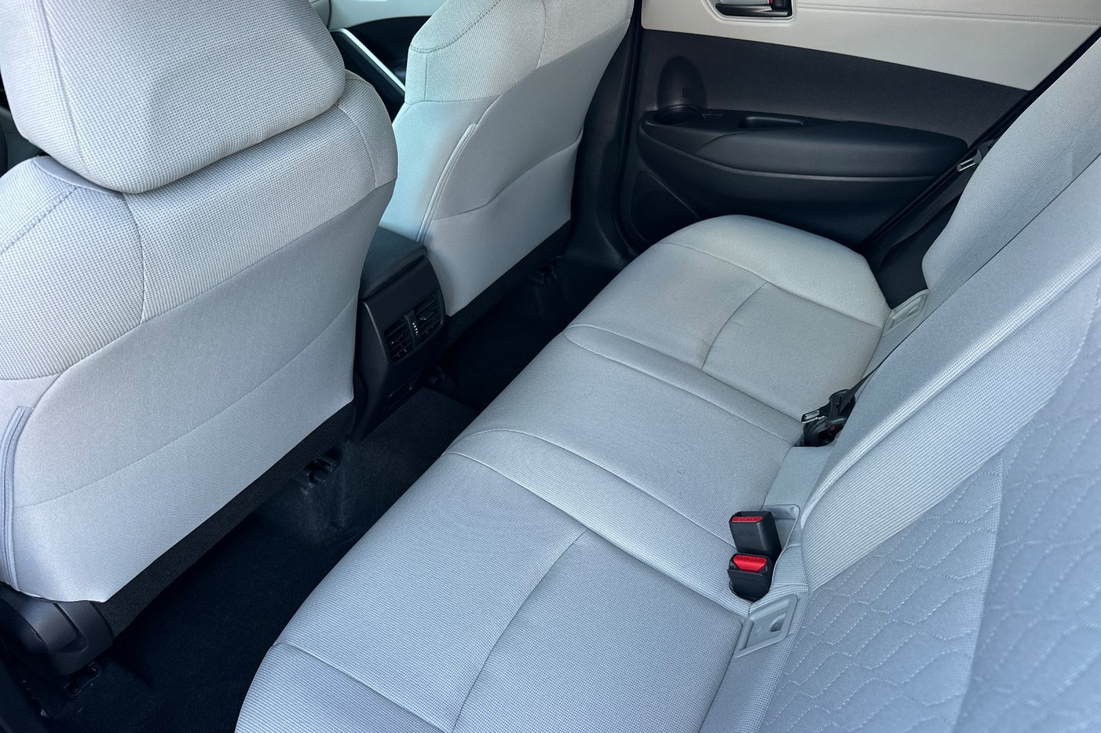 Used 2025 Toyota Corolla Cross LE AWD/4WD image 12