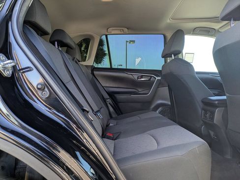Used 2022 Toyota RAV4 XLE w/ Convenience Package FWD image 12