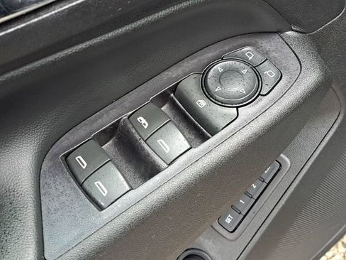 Used 2018 Chevrolet Equinox Premier image 20