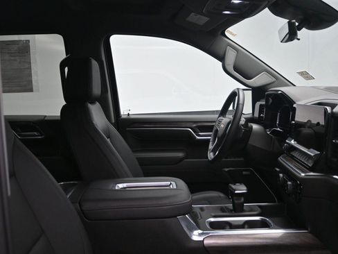 Used 2022 Chevrolet Silverado 1500 LTZ image 13