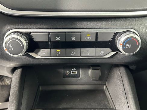 Used 2024 Nissan Altima 2.5 S FWD image 18