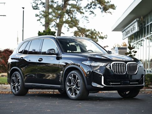 New 2026 BMW X5 xDrive50e w/ Climate Comfort Package image 1