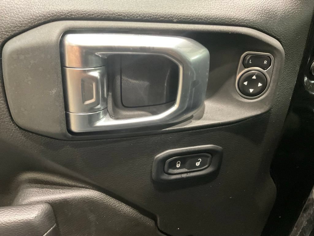 Used 2025 Jeep Gladiator Sport AWD/4WD image 7