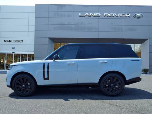 New 2025 Land Rover Range Rover SE image 6