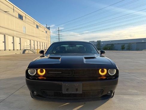 Used 2017 Dodge Challenger SXT Plus RWD image 4