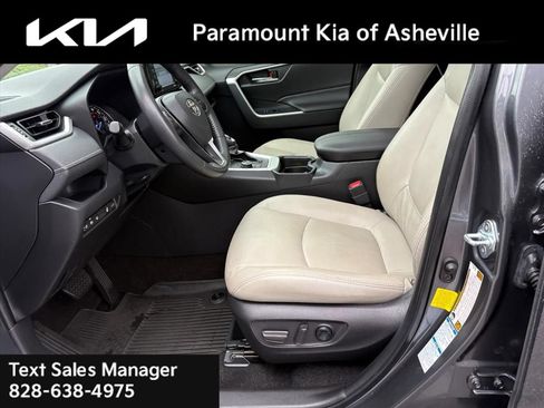 Used 2021 Toyota RAV4 XLE Premium AWD/4WD image 17