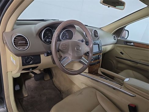 Used 2009 Mercedes-Benz ML 350 4MATIC image 3