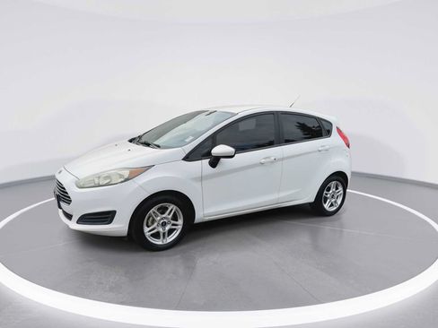 Used 2018 Ford Fiesta SE FWD image 4