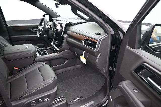 New 2026 GMC Yukon Denali w/ Advanced Technology Package AWD/4WD image 9