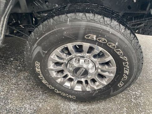 Used 2021 Ford F250 XLT w/ XLT Premium Package image 6