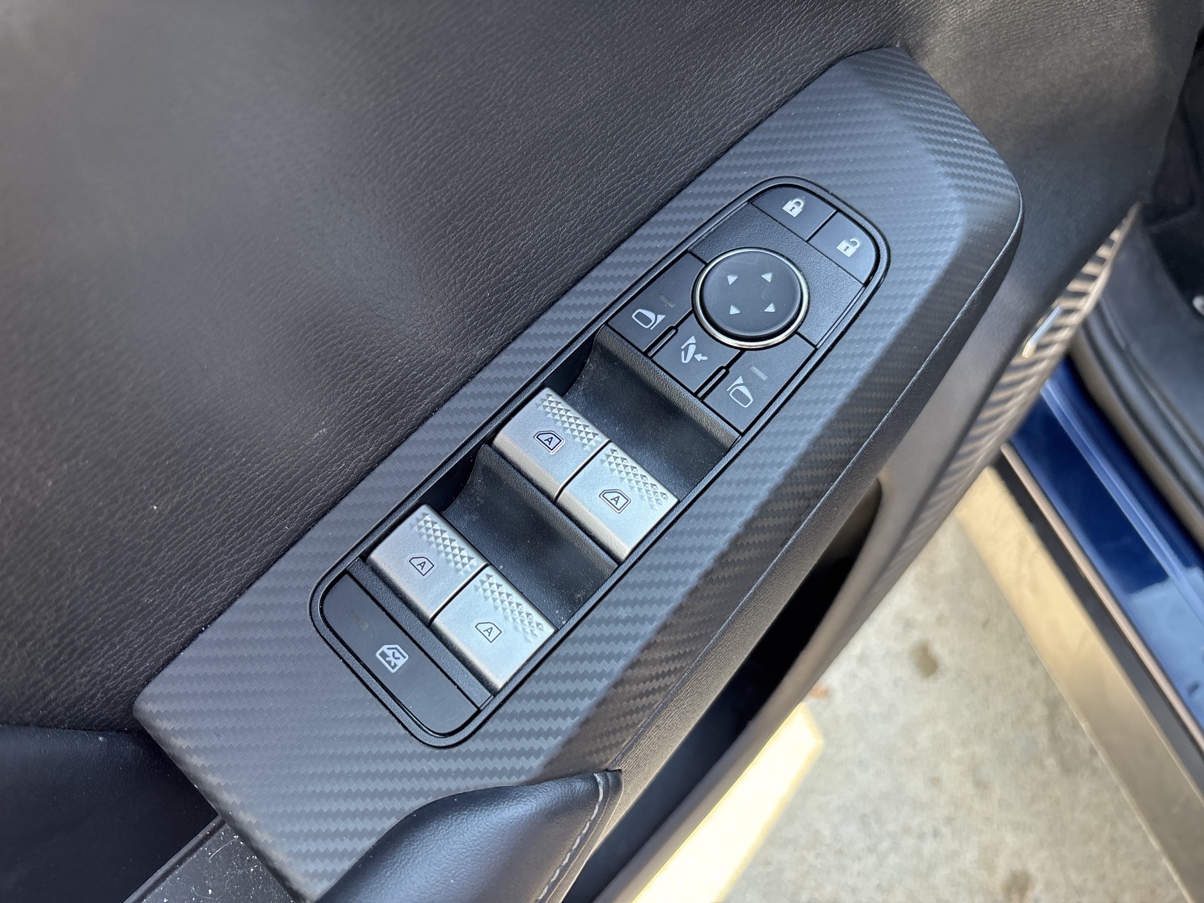 Used 2025 Mitsubishi Outlander SE AWD/4WD image 13