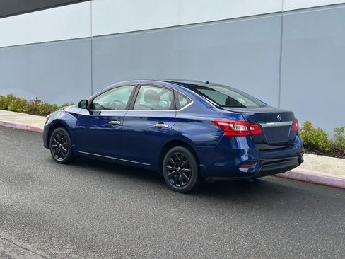 Used 2019 Nissan Sentra SV image 3