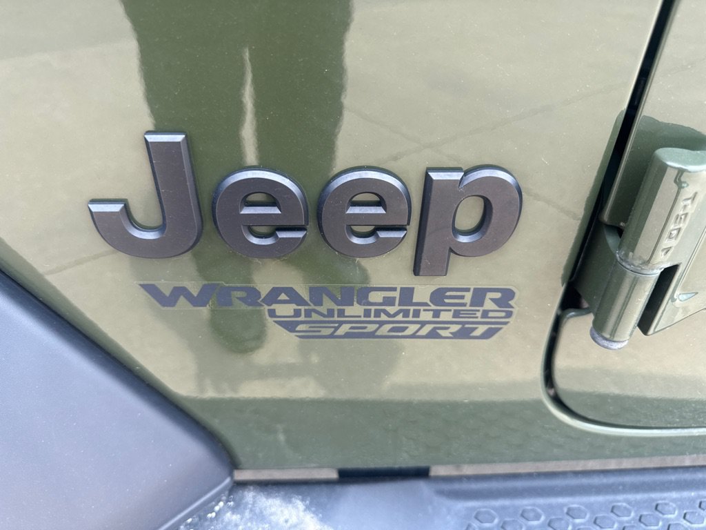 Used 2021 Jeep Wrangler Unlimited Sport AWD/4WD image 11