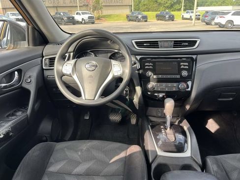 Used 2014 Nissan Rogue S FWD image 11