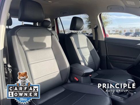 Certified 2021 Volkswagen Tiguan SE image 34