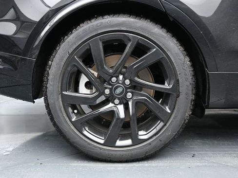 Used 2024 Land Rover Discovery Dynamic SE AWD/4WD image 9