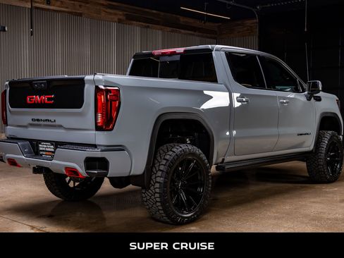 Used 2025 GMC Sierra 1500 Denali Ultimate image 10