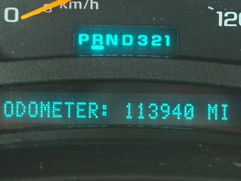 Used 2004 GMC Sierra 2500 2WD Crew Cab HD image 2