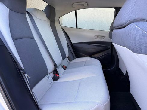 Used 2022 Toyota Corolla L FWD image 18