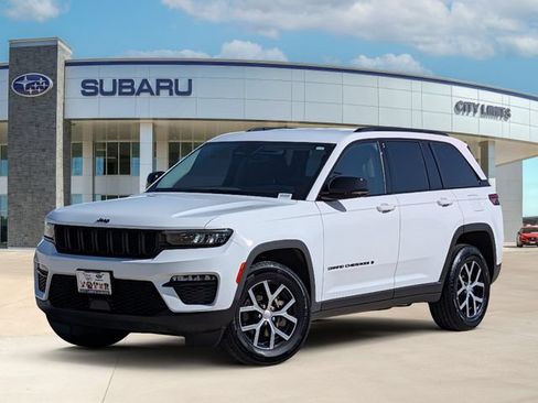 Used 2023 Jeep Grand Cherokee Limited w/ Black Appearance Package AWD/4WD image 1