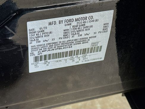 Used 2023 Lincoln Nautilus FWD w/ Premium Package image 12