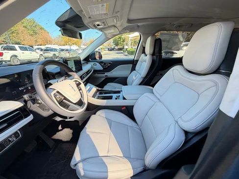 New 2026 Lincoln Aviator Reserve image 15