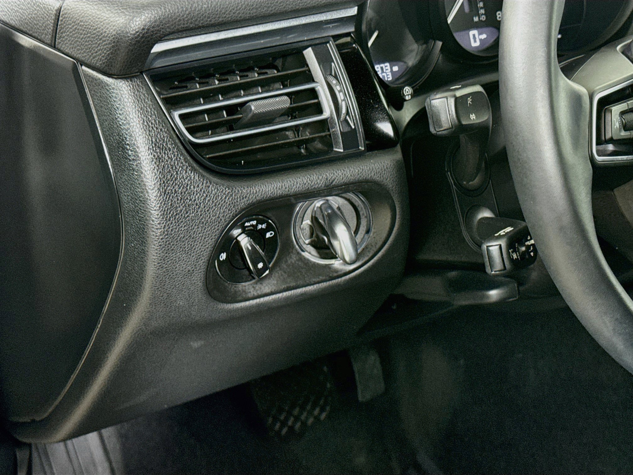 Certified 2023 Porsche Macan AWD/4WD image 13