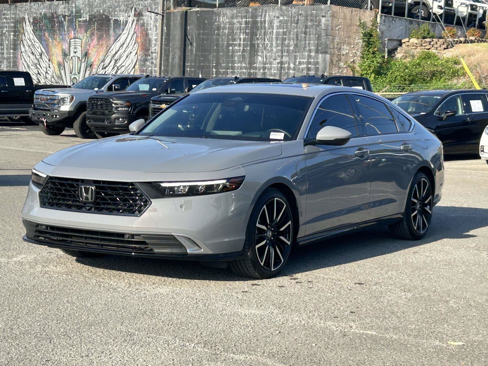 Used 2025 Honda Accord Touring image 3