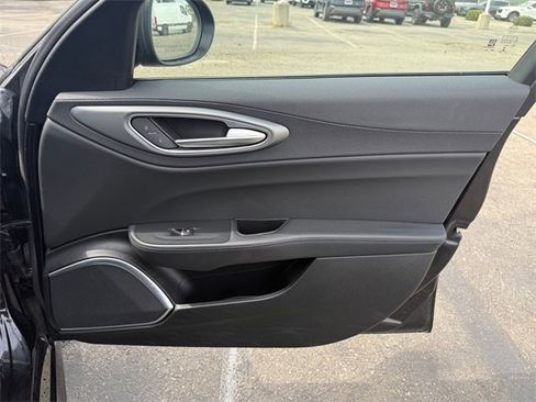 Used 2022 Alfa Romeo Giulia Veloce image 25