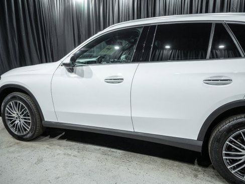 Certified 2025 Mercedes-Benz GLC 300 image 5