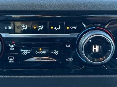 Used 2023 Chevrolet Silverado 1500 LT Trail Boss w/ LT Trail Boss Premium Package image 43