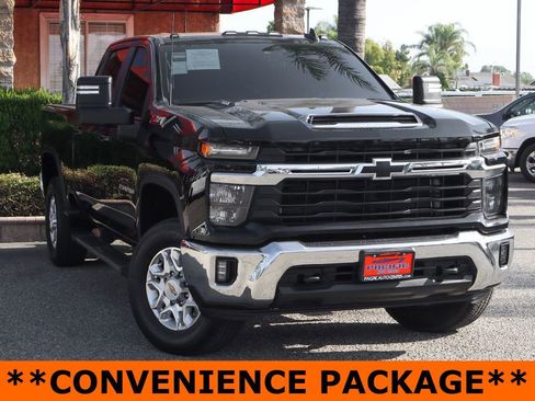 Used 2024 Chevrolet Silverado 2500 LT w/ Convenience Package AWD/4WD image 2
