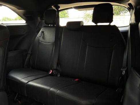 Used 2025 Toyota Sienna XSE AWD/4WD image 16