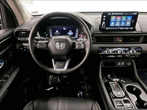 Used 2025 Honda Pilot Elite image 6