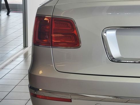 Used 2020 Bentley Bentayga image 6